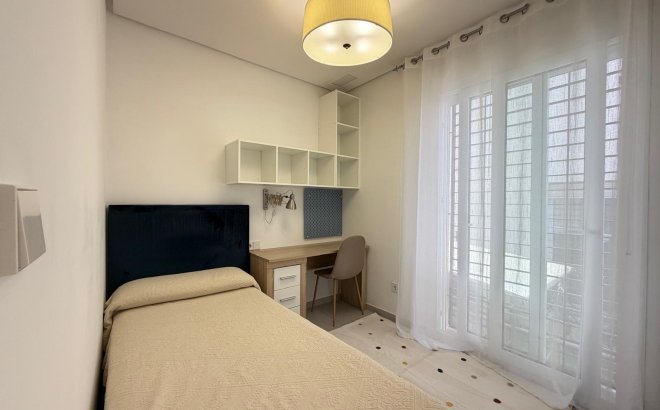 Resale - Town House -
Torrevieja - Aguas Nuevas
