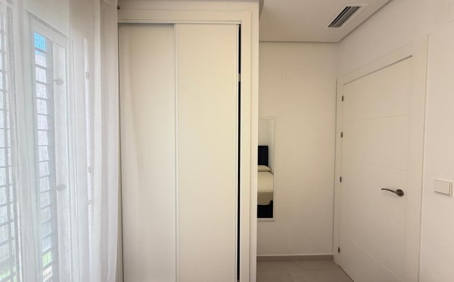 Resale - Town House -
Torrevieja - Aguas Nuevas