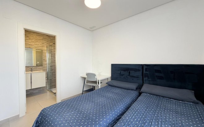 Resale - Town House -
Torrevieja - Aguas Nuevas