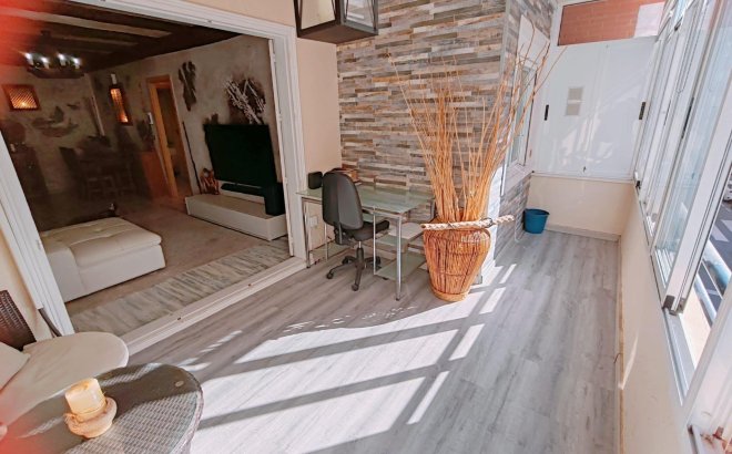 Resale - Apartment -
Torrevieja - Acequion