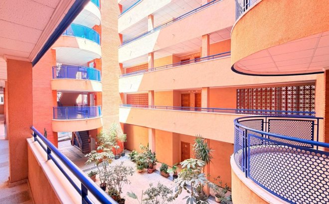 Resale - Apartment -
Torrevieja - Acequion