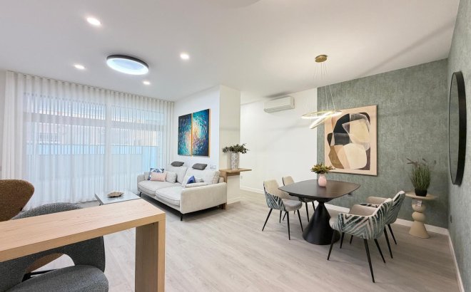 Revente - Appartement -
Torrevieja - Playa del Cura