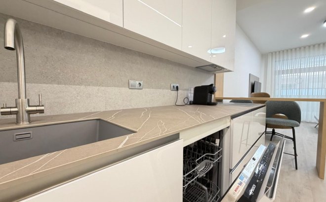 Revente - Appartement -
Torrevieja - Playa del Cura