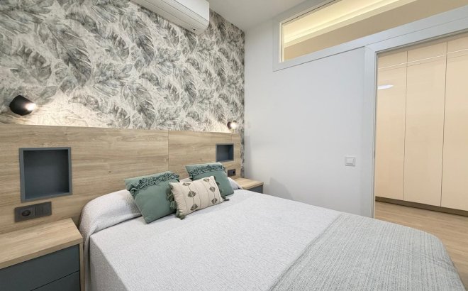 Revente - Appartement -
Torrevieja - Playa del Cura