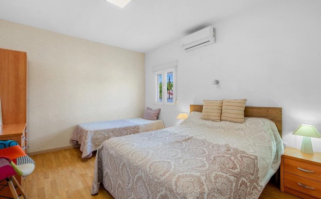 Resale - Villa -
Ciudad Quesada - Costa Blanca