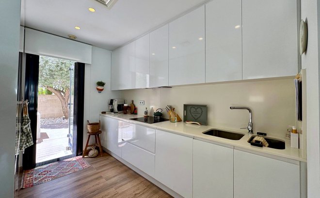Resale - Villa -
San Miguel de Salinas - Bellavista