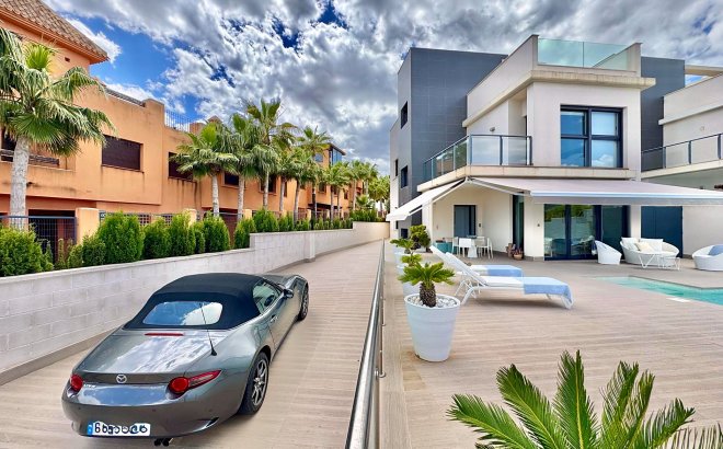 Resale - Villa -
San Miguel de Salinas - Bellavista