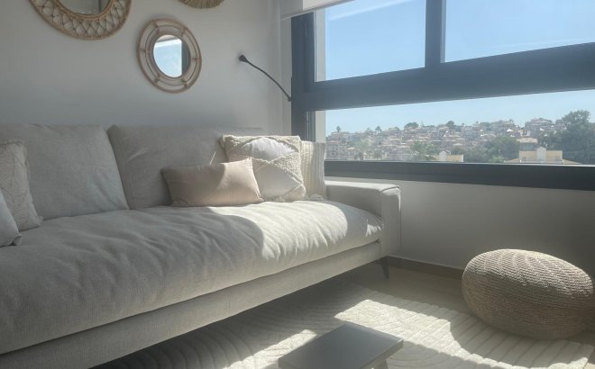 Revente - Penthouse -
Orihuela Costa - Las Filipinas