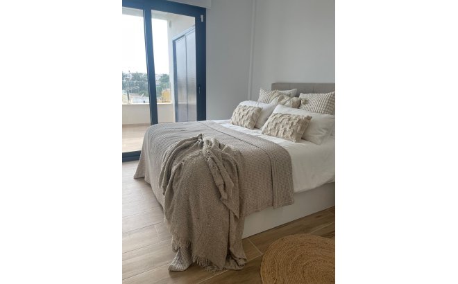 Revente - Penthouse -
Orihuela Costa - Las Filipinas
