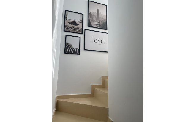 Revente - Penthouse -
Orihuela Costa - Las Filipinas