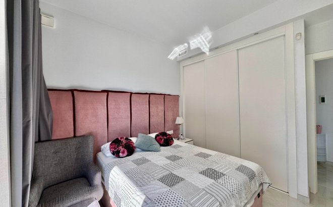 Herverkoop - Villa -
Orihuela Costa - Lomas de Cabo Roig
