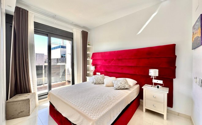 Herverkoop - Villa -
Orihuela Costa - Lomas de Cabo Roig