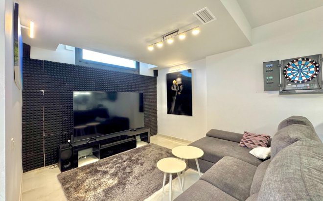 Herverkoop - Villa -
Orihuela Costa - Lomas de Cabo Roig