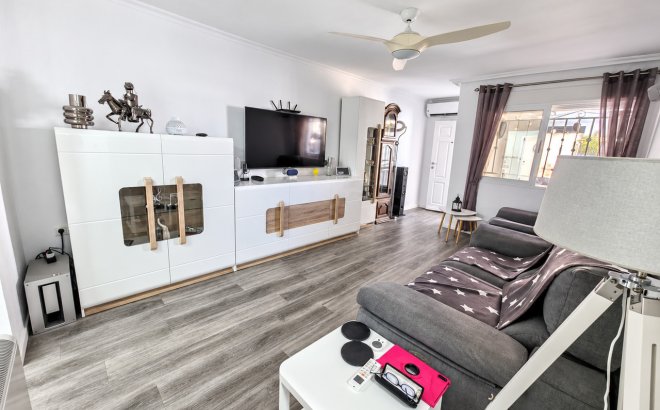 Herverkoop - Appartement -
Vistabella Golf Entre Naranjos - Inland