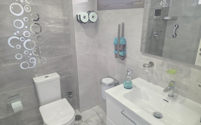 Revente - Appartement -
Villamartin - Costa Blanca