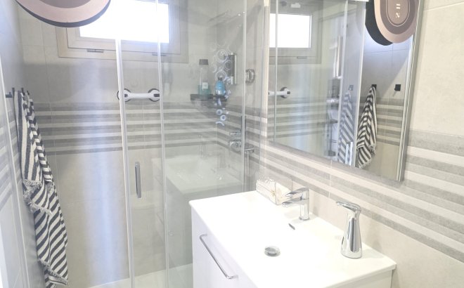 Revente - Appartement -
Villamartin - Costa Blanca
