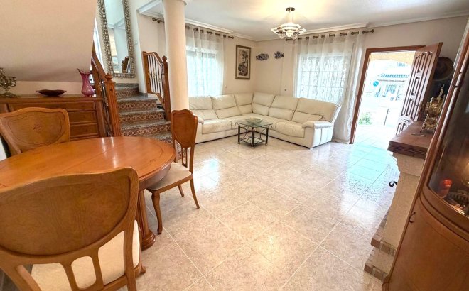 Resale - Villa -
Orihuela Costa - Costa Blanca