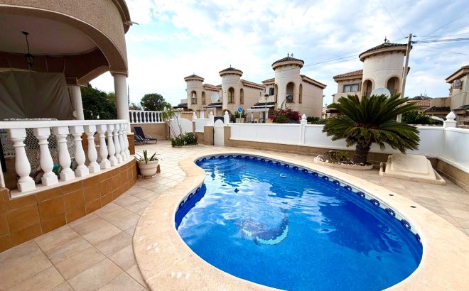 Resale - Villa -
Orihuela Costa - Costa Blanca