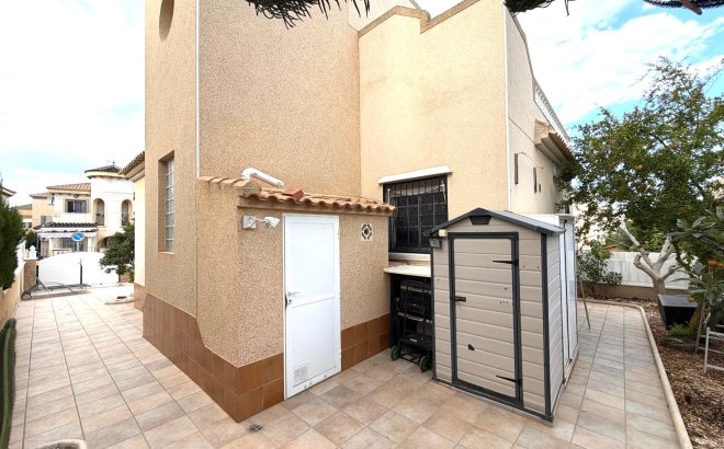 Resale - Villa -
Orihuela Costa - Costa Blanca