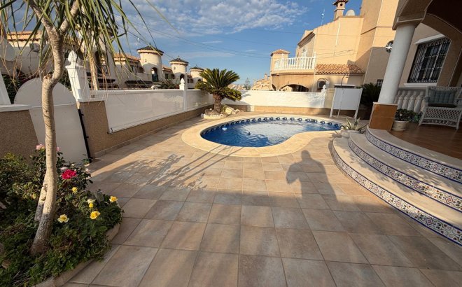 Resale - Villa -
Orihuela Costa - Costa Blanca
