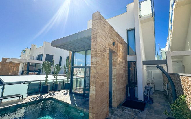 Resale - Villa -
Cabo Roig - Costa Blanca