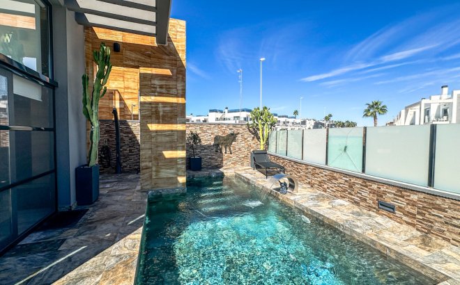 Resale - Villa -
Cabo Roig - Costa Blanca