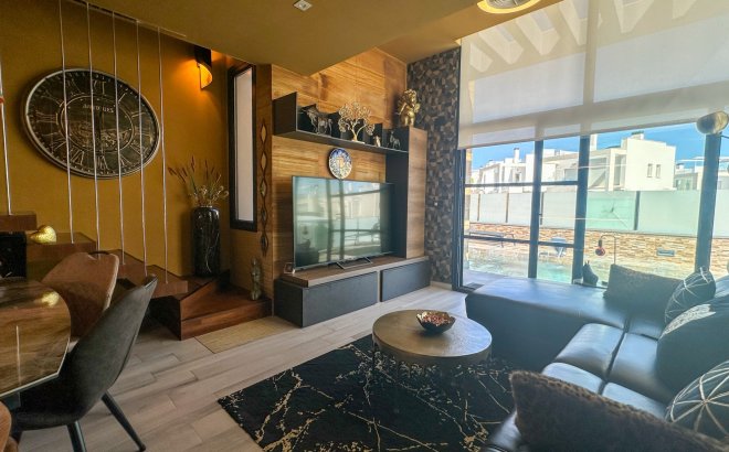 Resale - Villa -
Cabo Roig - Costa Blanca