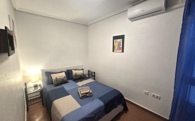 Revente - Appartement -
Torrevieja - Las Piscinas Naturales