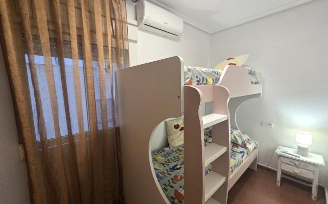Revente - Appartement -
Torrevieja - Las Piscinas Naturales