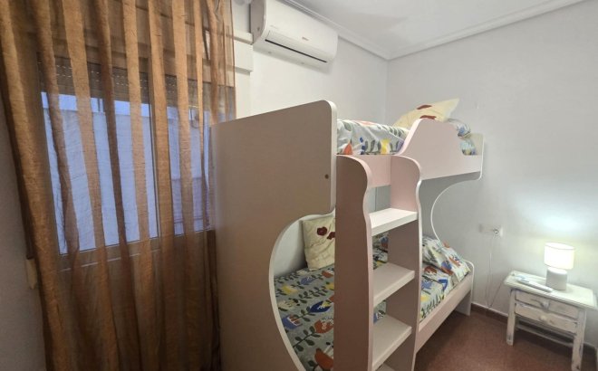 Revente - Appartement -
Torrevieja - Las Piscinas Naturales