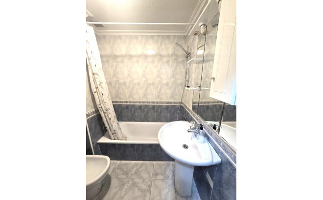 Revente - Appartement -
Torrevieja - Las Piscinas Naturales