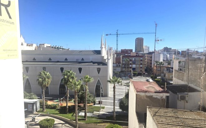 Revente - Appartement -
Torrevieja - Las Piscinas Naturales