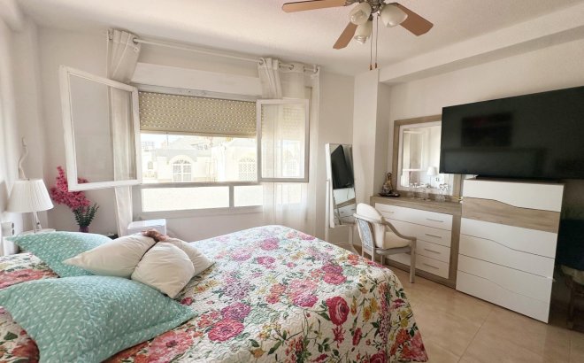 Resale - Apartment -
Torrevieja - Playa De Los Naufragos