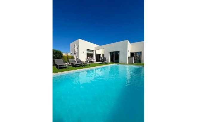 Resale - Villa -
Benijofar - Costa Blanca