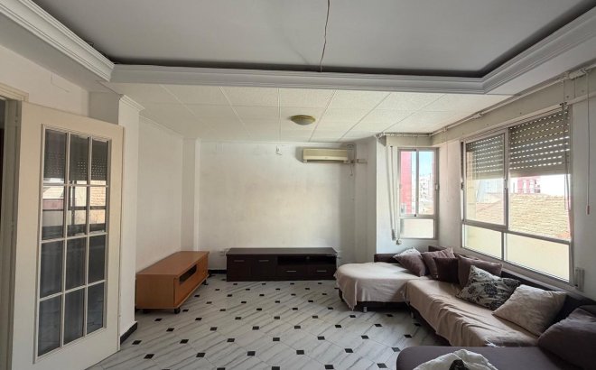 Resale - Apartment -
Torrevieja - Centro