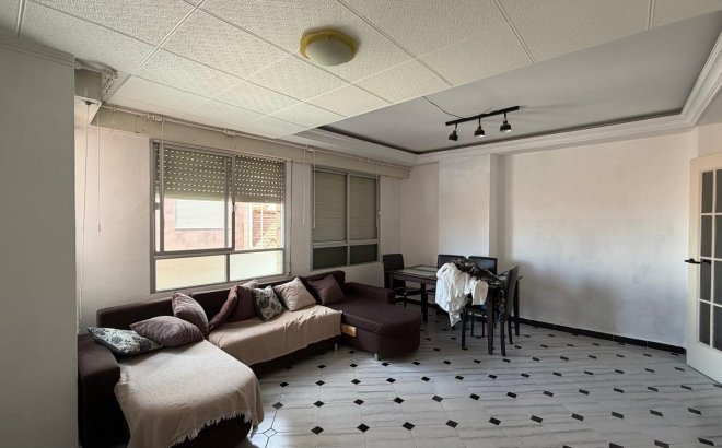 Resale - Apartment -
Torrevieja - Centro
