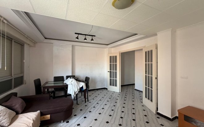 Resale - Apartment -
Torrevieja - Centro