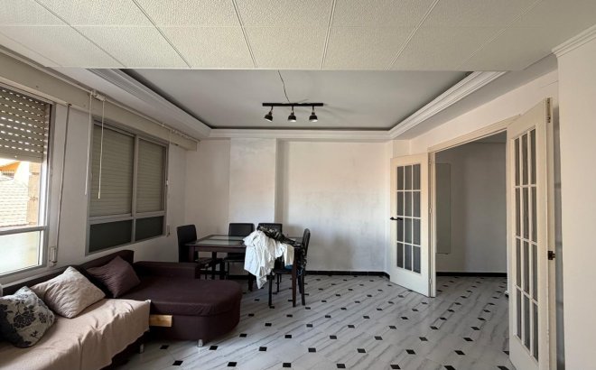 Resale - Apartment -
Torrevieja - Centro