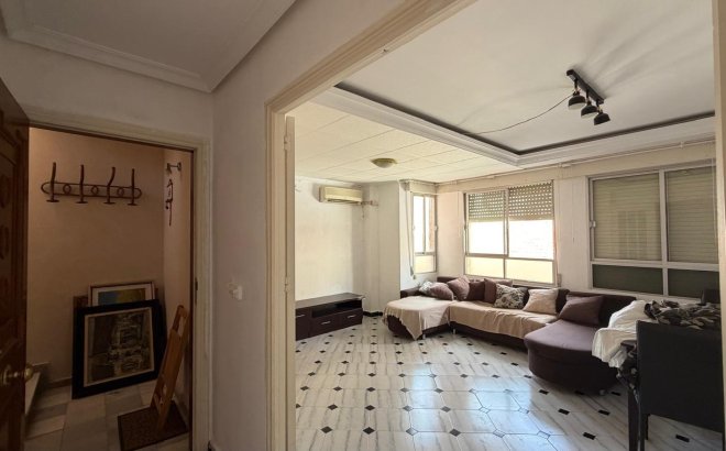 Resale - Apartment -
Torrevieja - Centro
