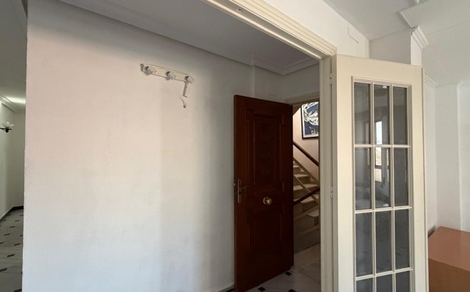 Resale - Apartment -
Torrevieja - Centro