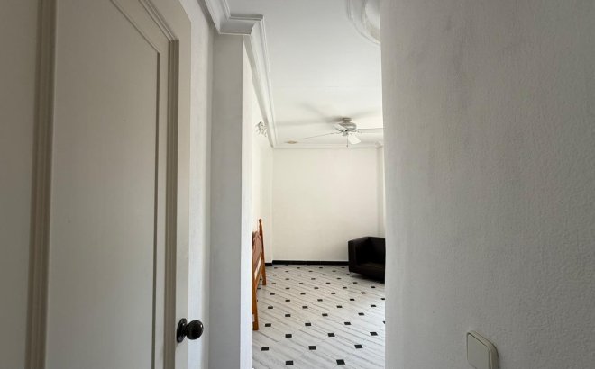 Resale - Apartment -
Torrevieja - Centro