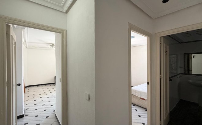 Resale - Apartment -
Torrevieja - Centro