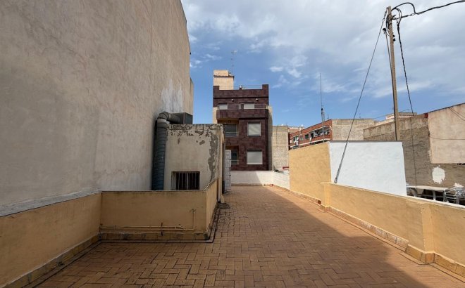 Resale - Apartment -
Torrevieja - Centro