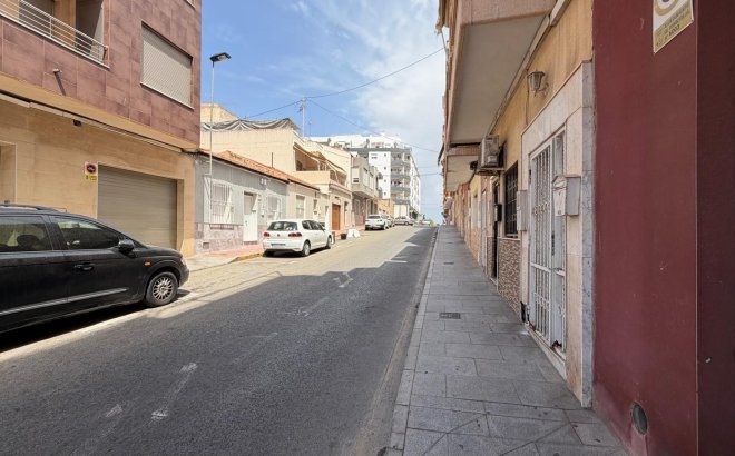 Resale - Apartment -
Torrevieja - Centro