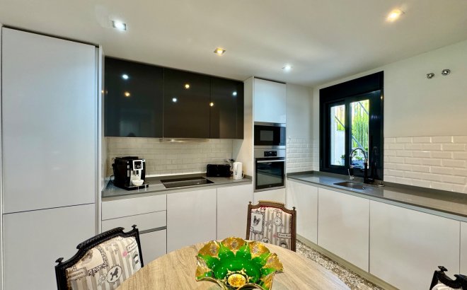 Revente - Appartement -
San Miguel de Salinas - Inland
