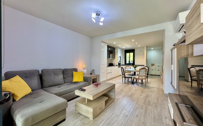 Revente - Appartement -
San Miguel de Salinas - Inland