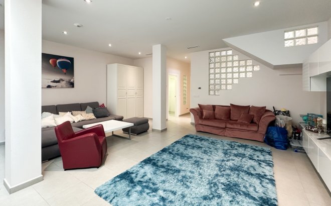 Revente - Villa -
Torrevieja - Costa Blanca