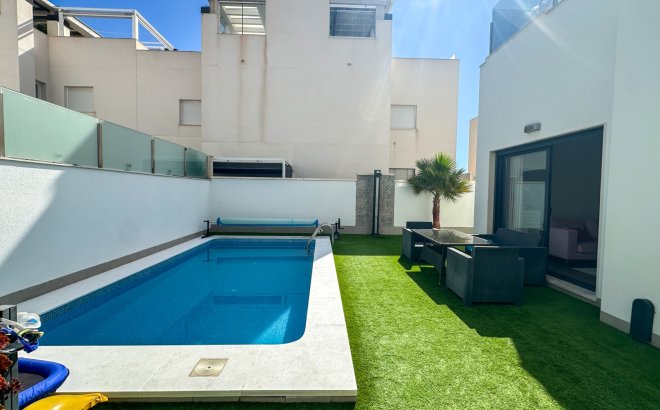 Revente - Villa -
Torrevieja - Costa Blanca