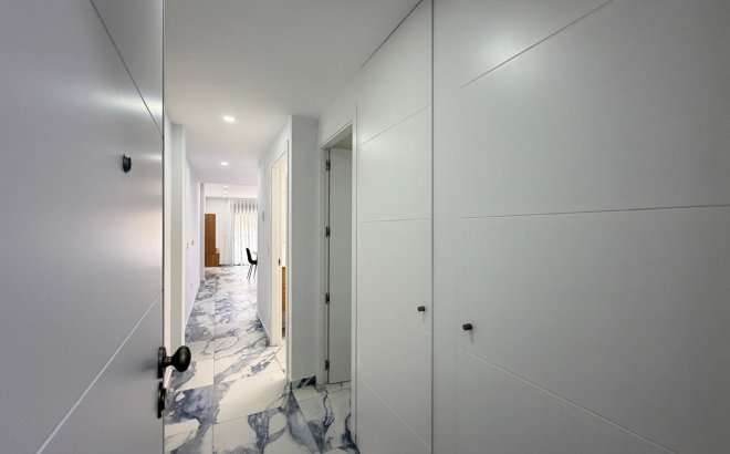 Revente - Appartement -
Torrevieja - Estacion De Autobuses
