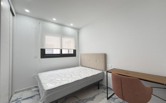 Revente - Appartement -
Torrevieja - Estacion De Autobuses